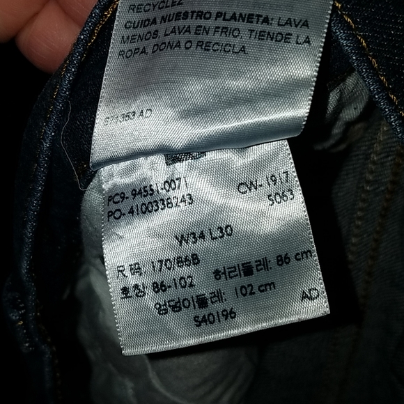 NWOT signature levi jeans - Picture 3 of 4